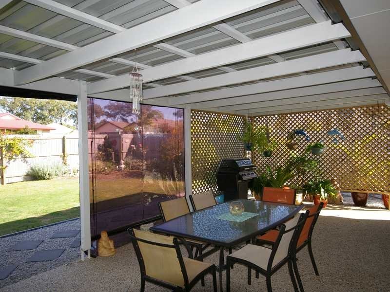 2 Bronte Place, Sandstone Point QLD 4511