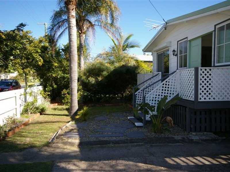 98 Moreton Tce, Beachmere QLD 4510