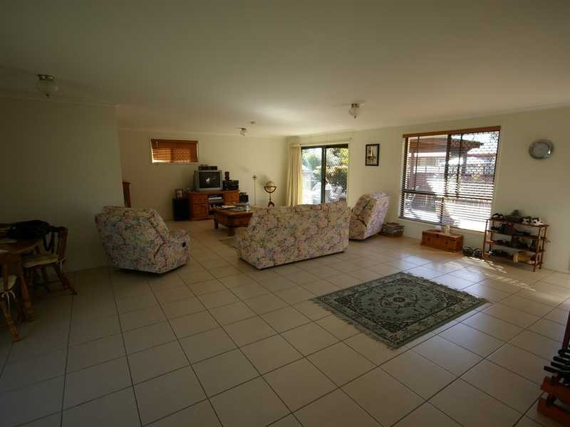 45 Hawaii Crescent, Banksia Beach QLD 4507
