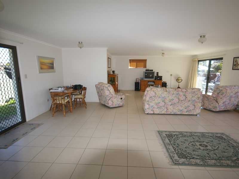 45 Hawaii Crescent, Banksia Beach QLD 4507