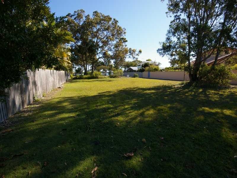 17 Captain Cook Drive, Banksia Beach QLD 4507
