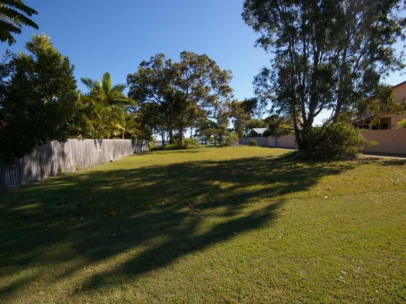17 Captain Cook Drive, Banksia Beach QLD 4507