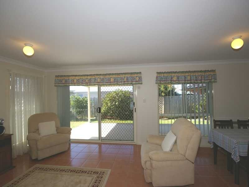 5 Clovelly Place, Sandstone Point QLD 4511