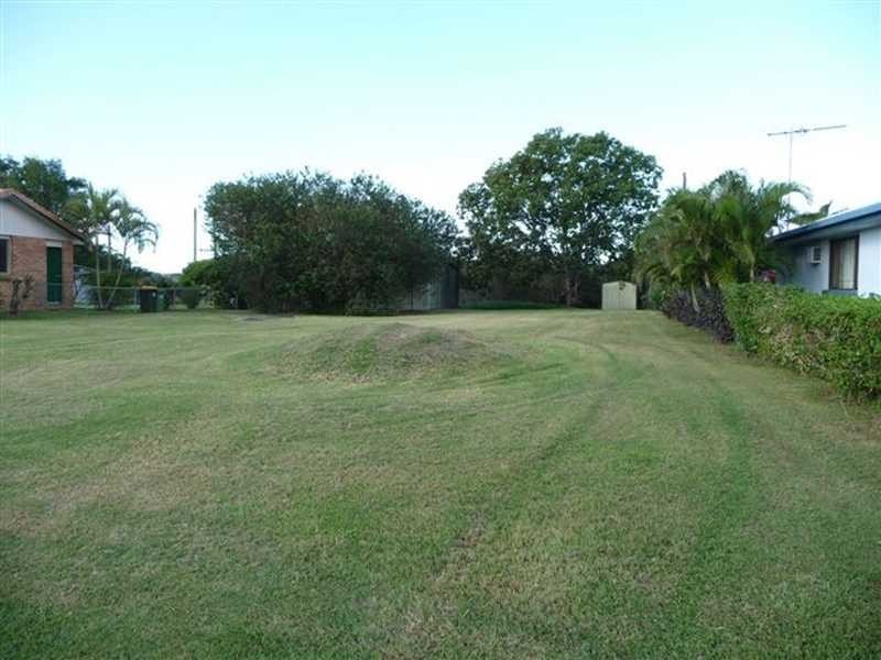 2 Timothy Esplanade, Beachmere QLD 4510