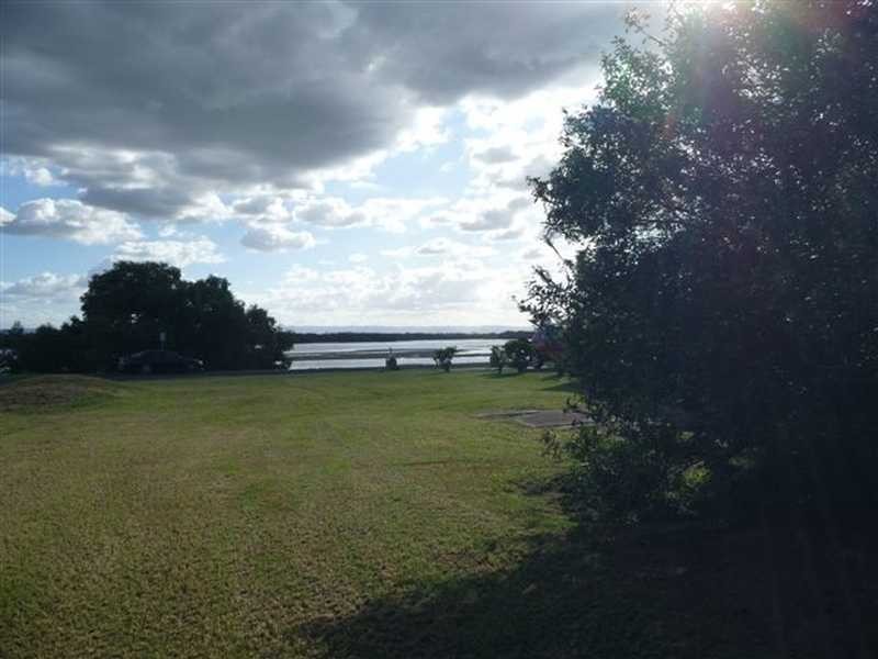 2 Timothy Esplanade, Beachmere QLD 4510