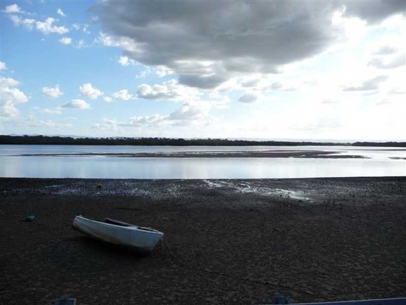 2 Timothy Esplanade, Beachmere QLD 4510