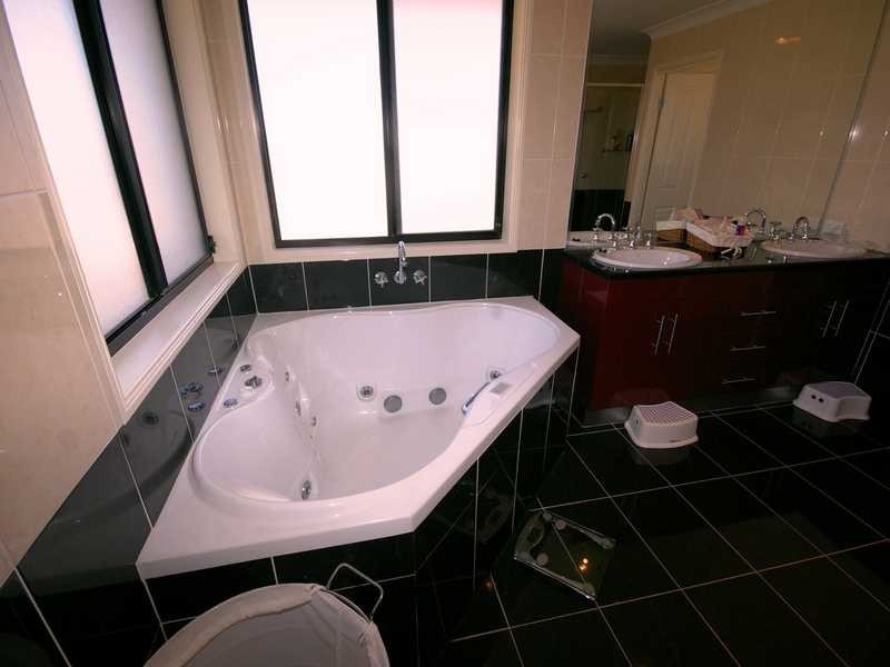 Sandstone Point QLD 4511