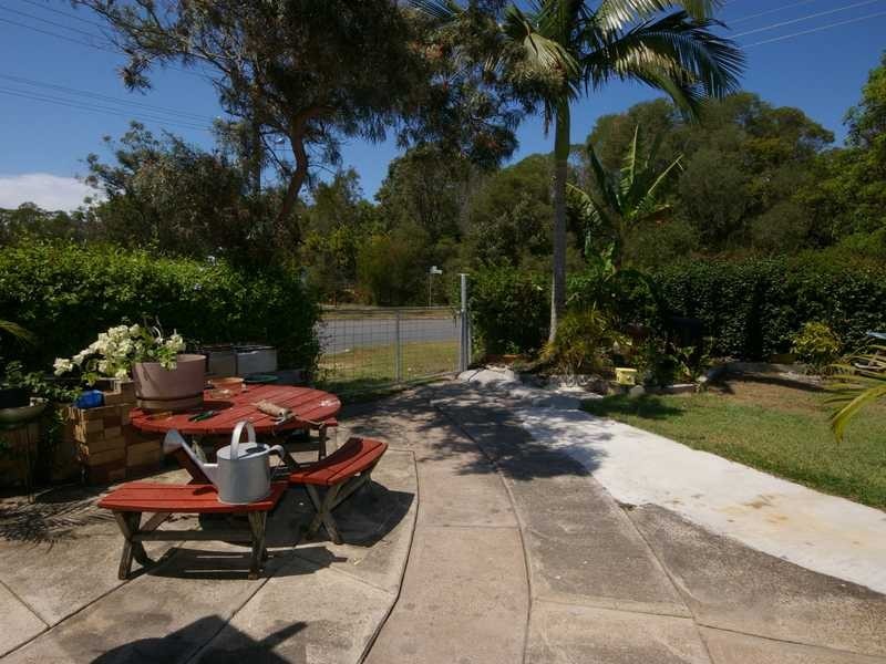 90 Ranald Avenue, Ningi QLD 4511