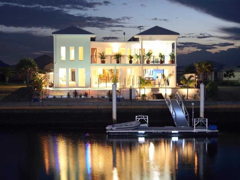 11 Baza Place, Banksia Beach QLD 4507