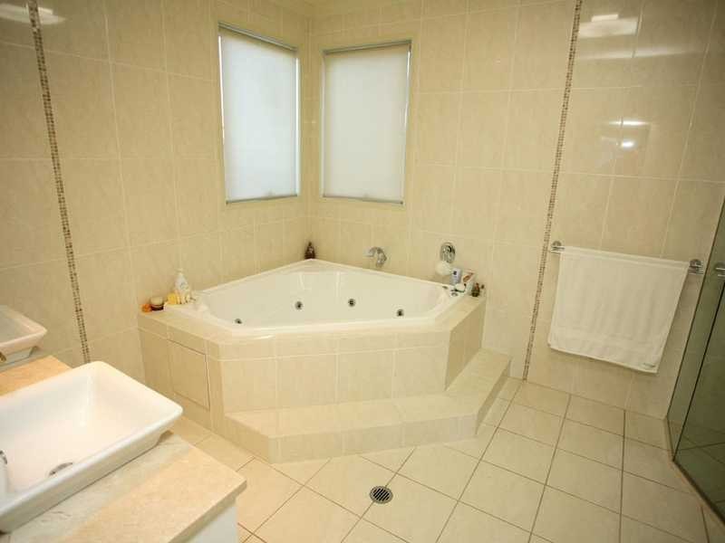 11 Baza Place, Banksia Beach QLD 4507