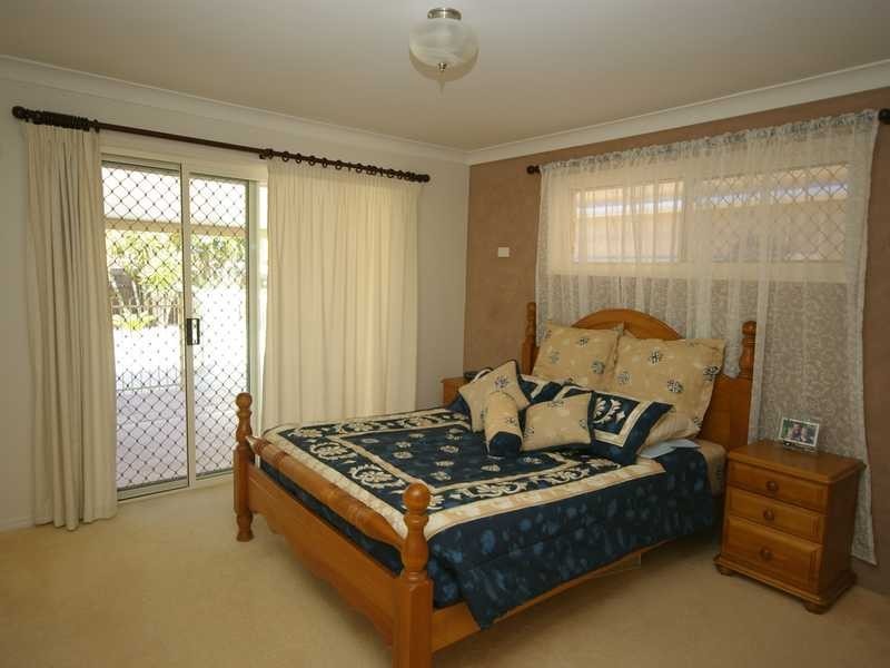 4 Spray Court, Beachmere QLD 4510