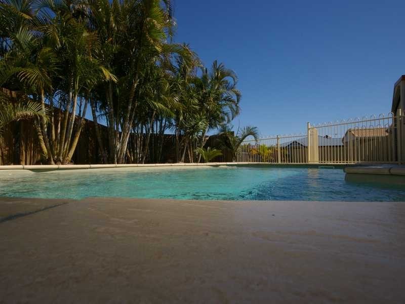 4 Spray Court, Beachmere QLD 4510