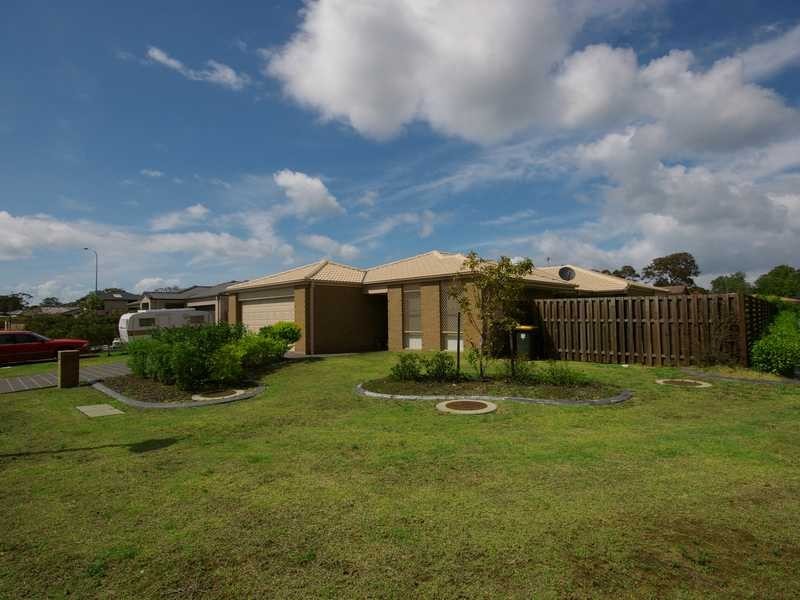 5 Myora Place, Sandstone Point QLD 4511