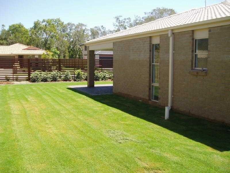 5 Myora Place, Sandstone Point QLD 4511