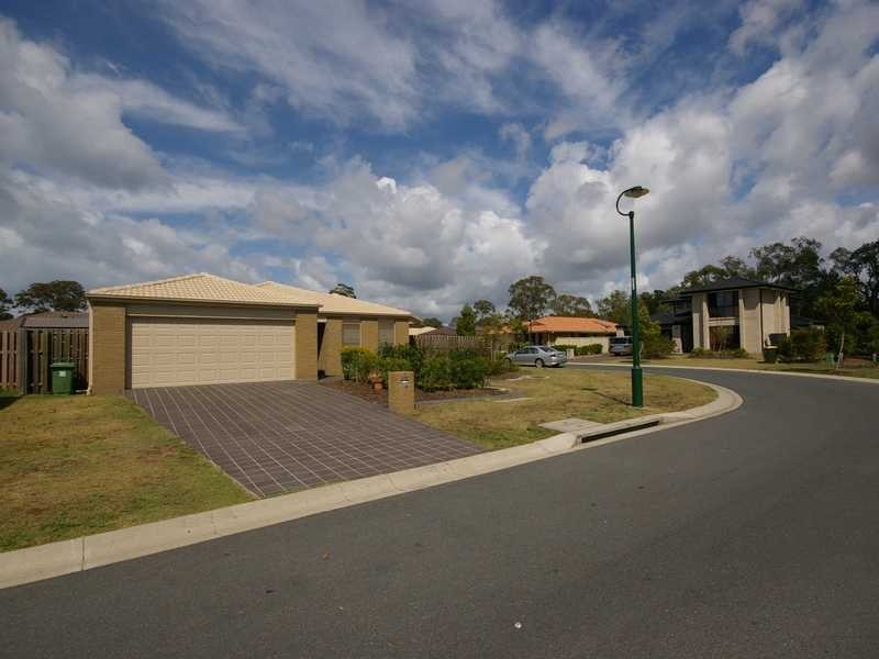 5 Myora Place, Sandstone Point QLD 4511