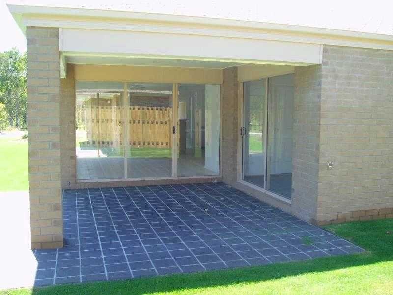 5 Myora Place, Sandstone Point QLD 4511