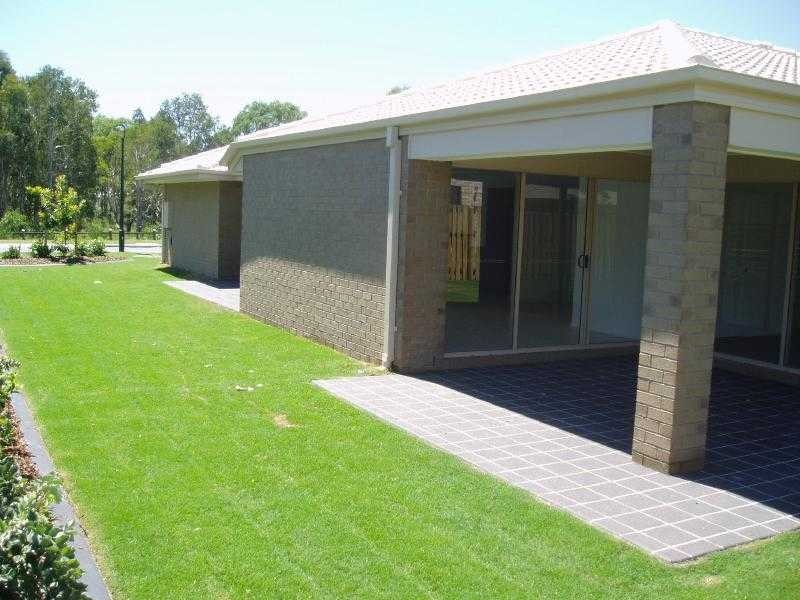 5 Myora Place, Sandstone Point QLD 4511