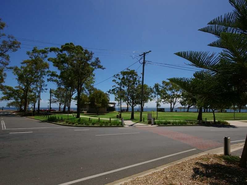 2/15 Toorbul Street, Bongaree QLD 4507
