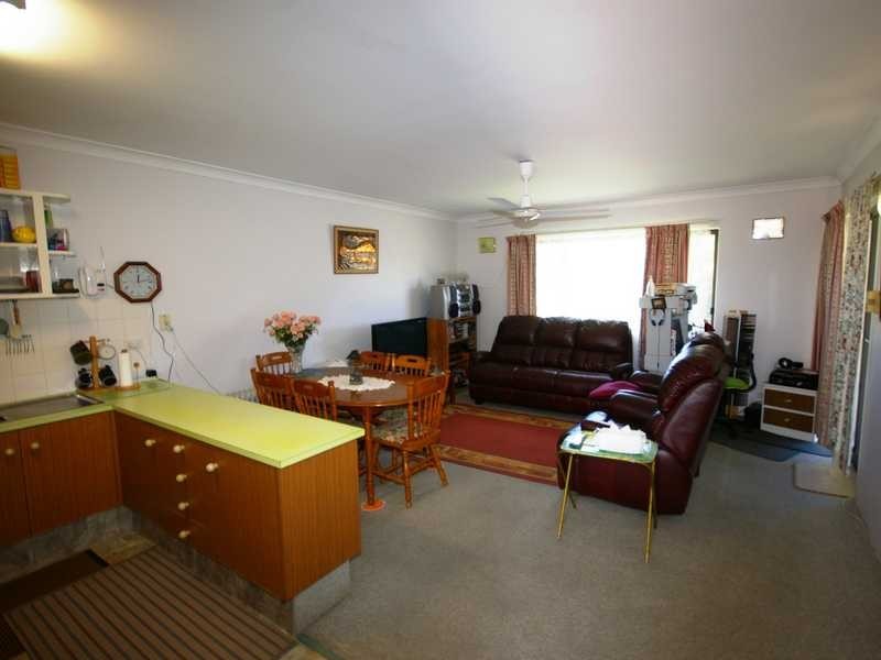 Unit/4/27 Bestman Avenue, Bongaree QLD 4507