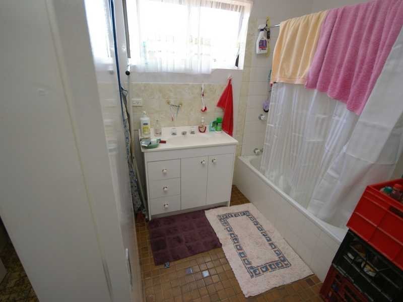 Unit/4/27 Bestman Avenue, Bongaree QLD 4507