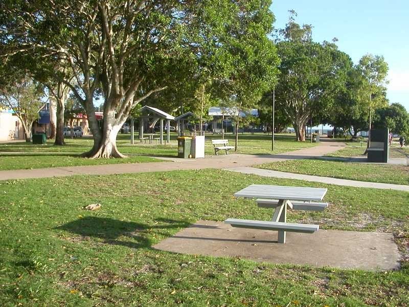 Unit/4/27 Bestman Avenue, Bongaree QLD 4507