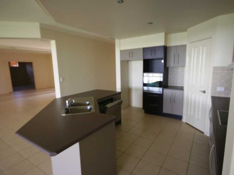 5 Seaeagle Place, Banksia Beach QLD 4507