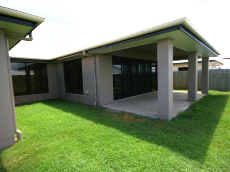 5 Seaeagle Place, Banksia Beach QLD 4507