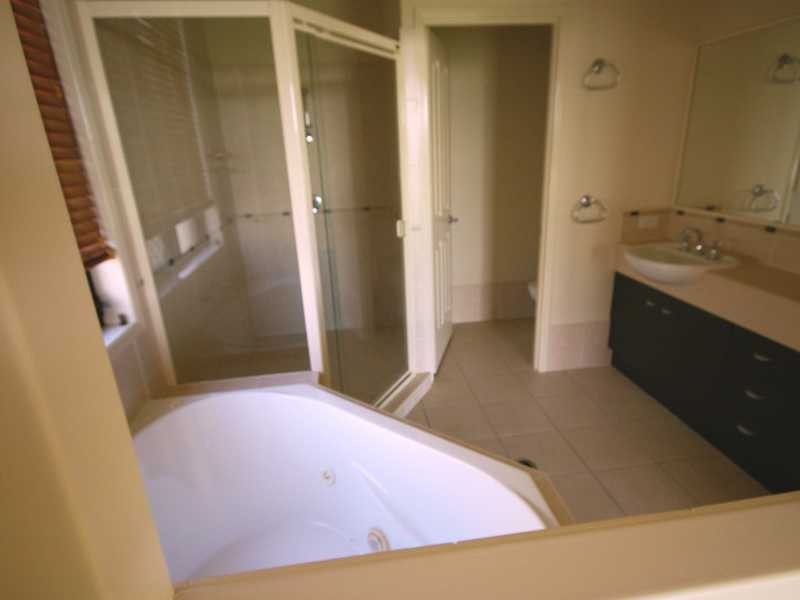 5 Seaeagle Place, Banksia Beach QLD 4507