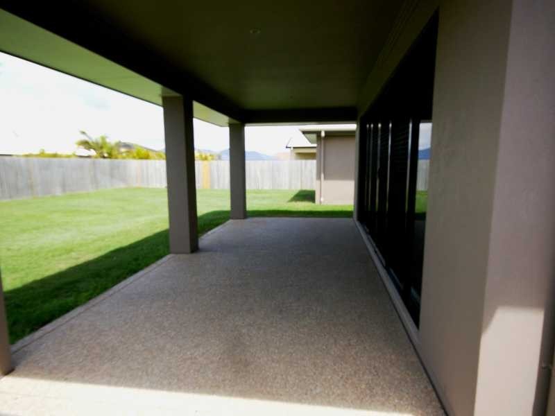 5 Seaeagle Place, Banksia Beach QLD 4507