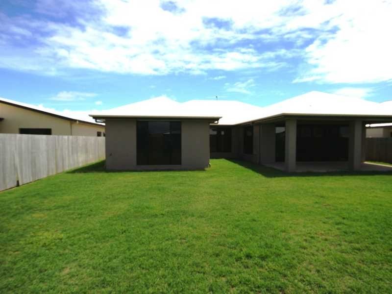 5 Seaeagle Place, Banksia Beach QLD 4507