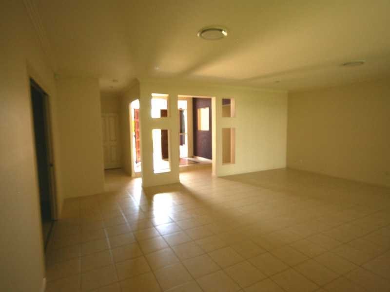 5 Seaeagle Place, Banksia Beach QLD 4507