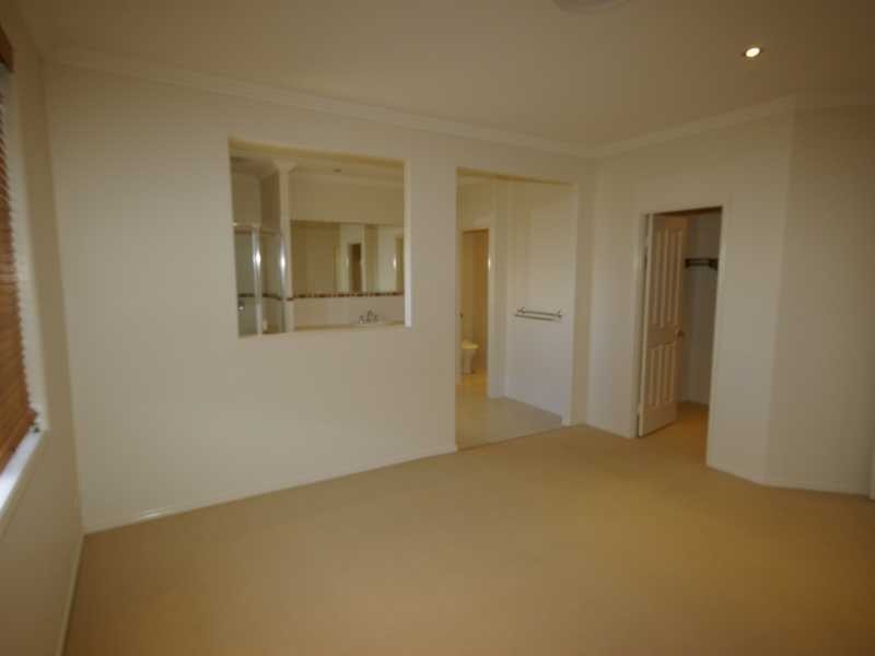 8 Seaeagle Place, Banksia Beach QLD 4507