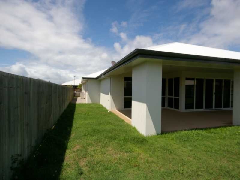 8 Seaeagle Place, Banksia Beach QLD 4507