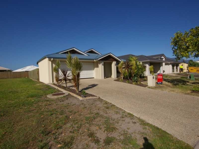 14 Seaeagle Place, Banksia Beach QLD 4507