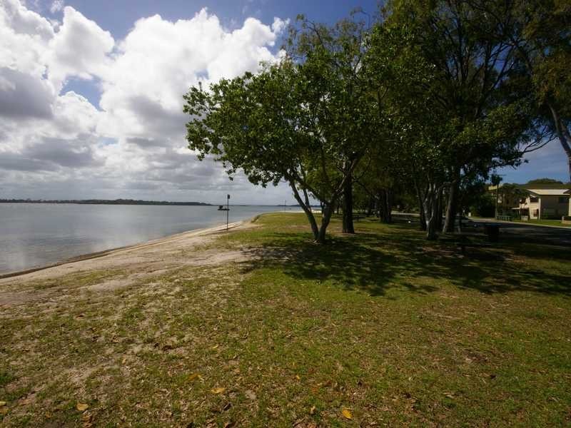 Unit 5/27 South Esplanade, Bongaree QLD 4507