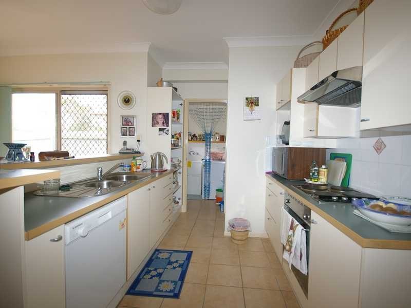 2/12 Fourth Avenue, Bongaree QLD 4507