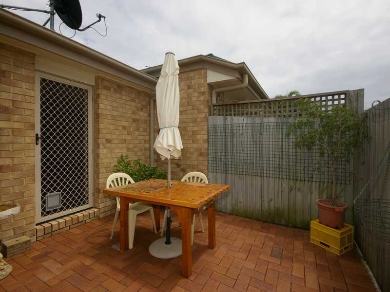 2/12 Fourth Avenue, Bongaree QLD 4507
