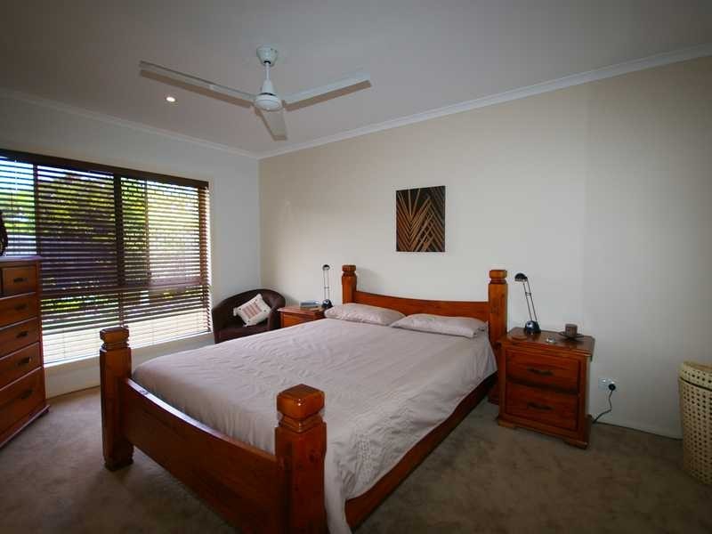 16 Scarborough Court, Sandstone Point QLD 4511