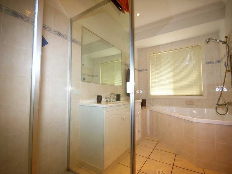 16 Scarborough Court, Sandstone Point QLD 4511