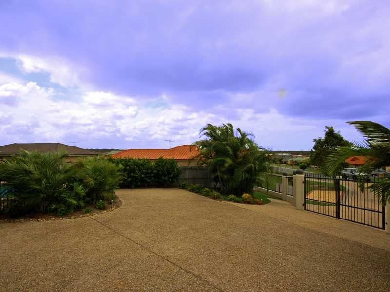 16 Scarborough Court, Sandstone Point QLD 4511