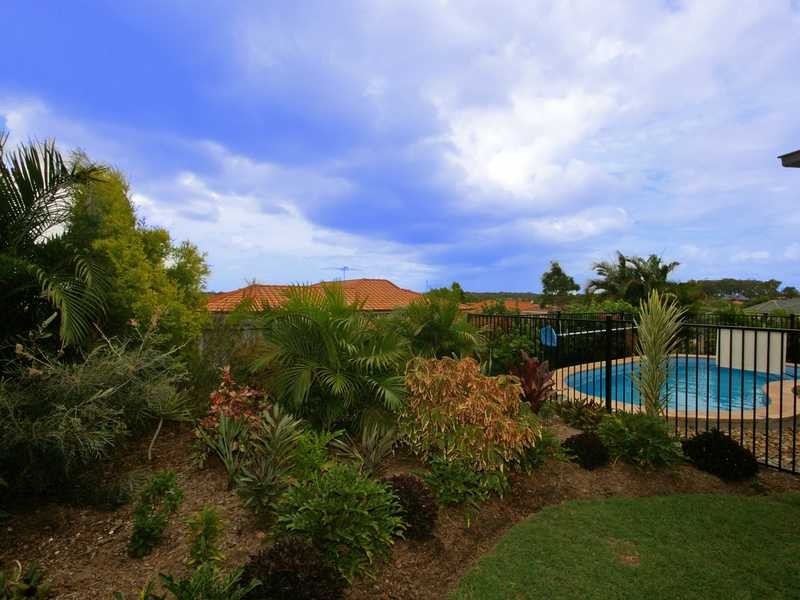 16 Scarborough Court, Sandstone Point QLD 4511