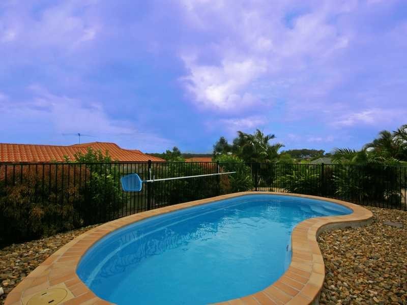 16 Scarborough Court, Sandstone Point QLD 4511