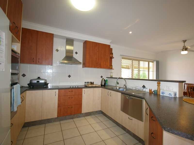 16 Scarborough Court, Sandstone Point QLD 4511
