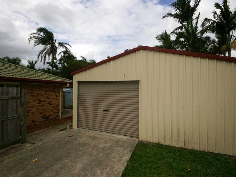 15 Salmon Place, Sandstone Point QLD 4511
