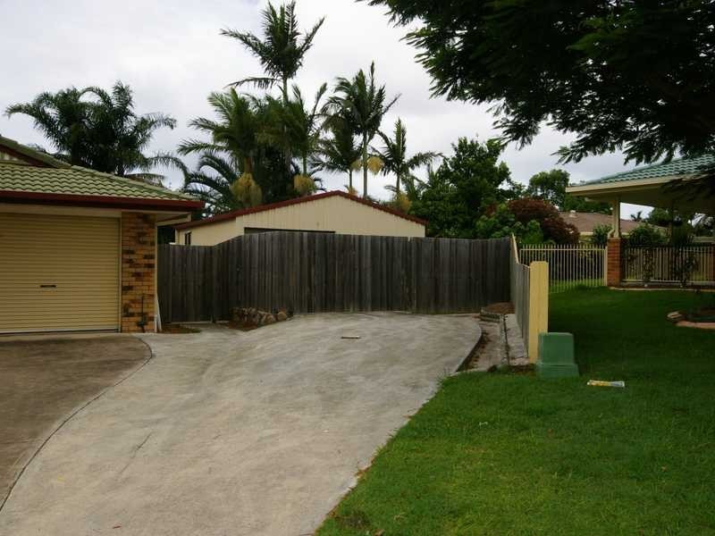 15 Salmon Place, Sandstone Point QLD 4511