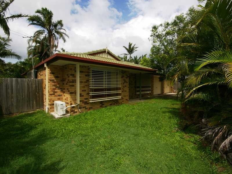 15 Salmon Place, Sandstone Point QLD 4511
