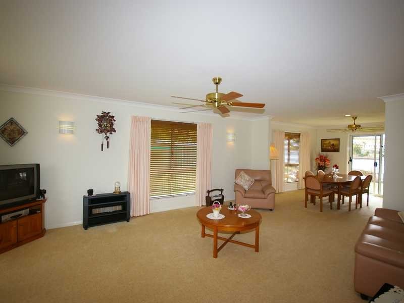 13 Carl Court, Banksia Beach QLD 4507