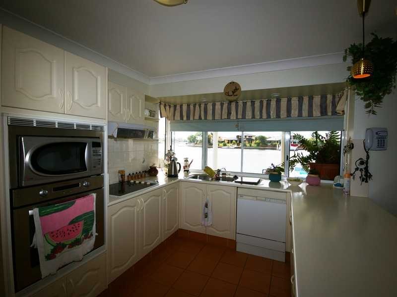 13 Carl Court, Banksia Beach QLD 4507