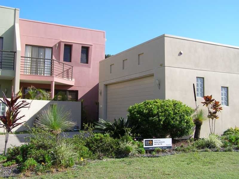 1/74 Marina Boulevard, Banksia Beach QLD 4507