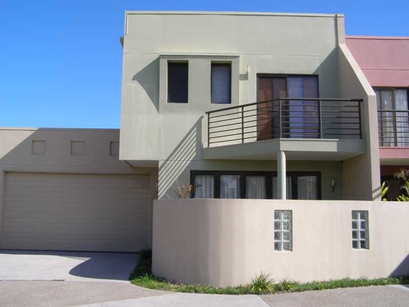 2/74 Marina Boulevard, Banksia Beach QLD 4507